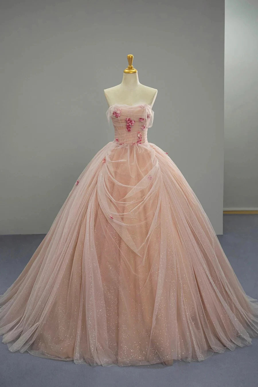 Luxury A-Line Strapless Sleeveless Chapel Train Wedding Dress for women